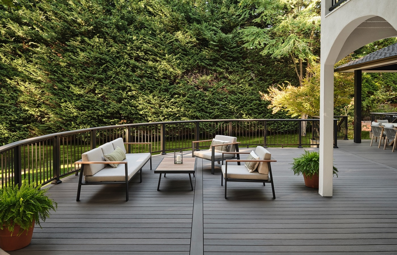Inspiration-Gallery-Advanced-PVC-Castle-Gate-Landmark-Decking-Seattle-4.jpg